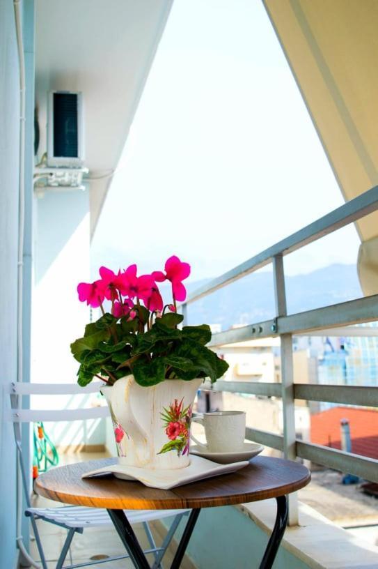 Sunny Central Luxury Apartment Volos Exteriör bild